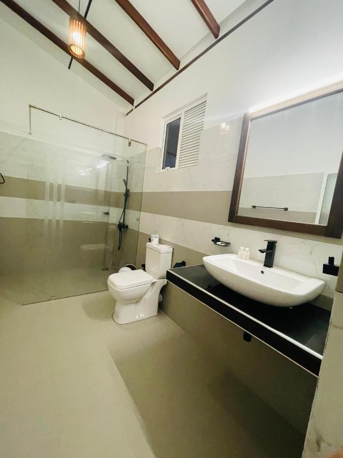 Dk Zur Einkenr Hotel Аханґама Екстер'єр фото